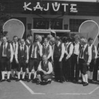 Gruppenbild Musikverein vor Kajüte